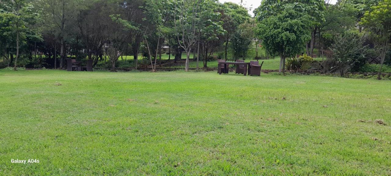 Esikar Gardens Hotel Narok Екстер'єр фото