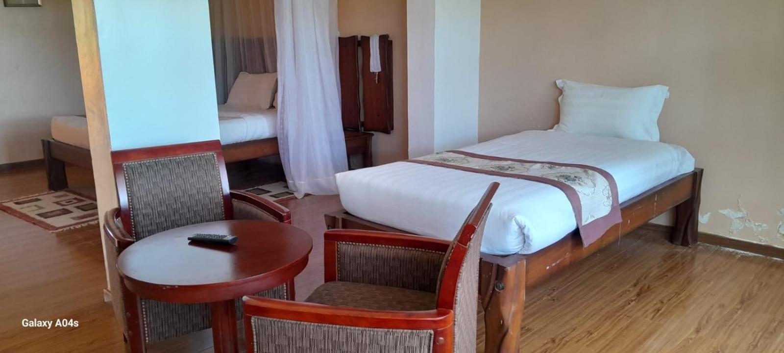 Esikar Gardens Hotel Narok Екстер'єр фото