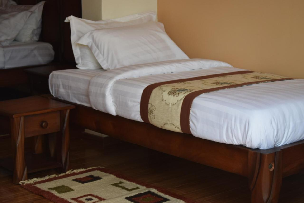 Esikar Gardens Hotel Narok Екстер'єр фото