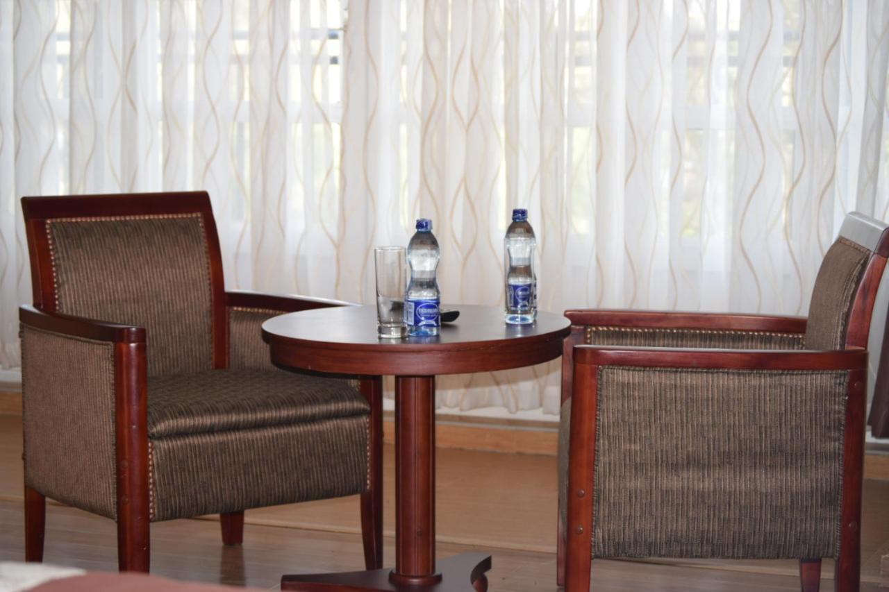 Esikar Gardens Hotel Narok Екстер'єр фото