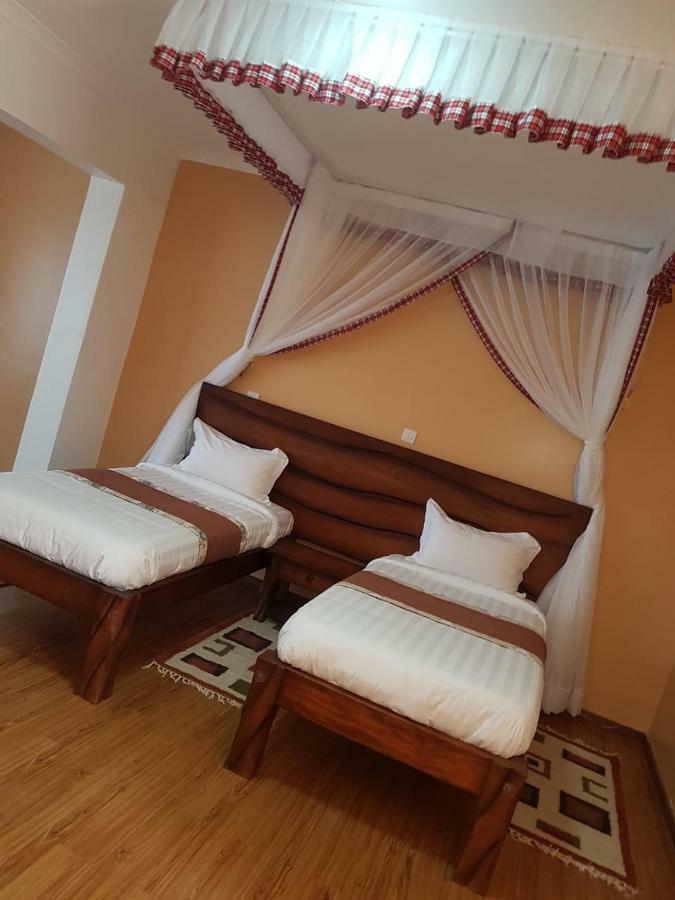 Esikar Gardens Hotel Narok Екстер'єр фото