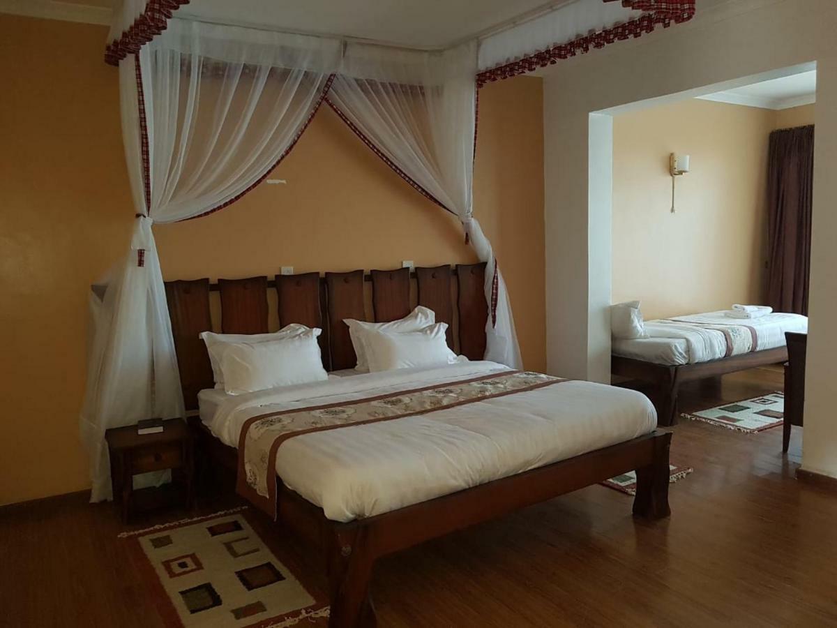 Esikar Gardens Hotel Narok Екстер'єр фото